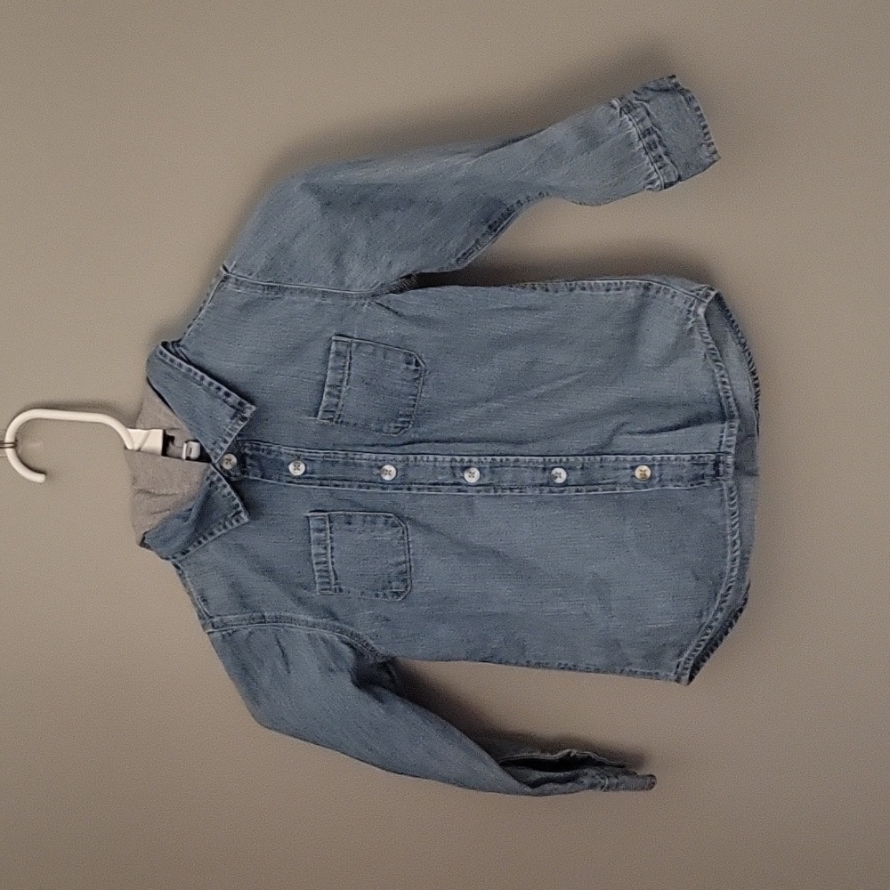 Boy's hooded denim shirt